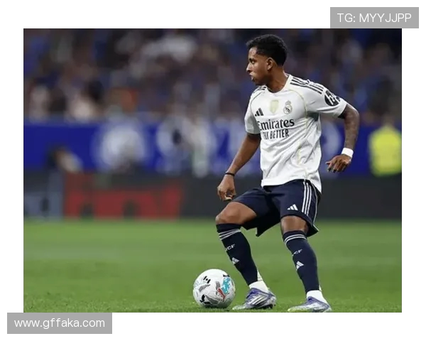 皇马 2627 客场球衣曝光!三叶草加持的森林绿美学,复古基因唤醒伯纳乌记忆 皇马 2627 客场球衣曝光!三叶草加持的森林绿美学,复古基因唤醒伯纳乌记忆